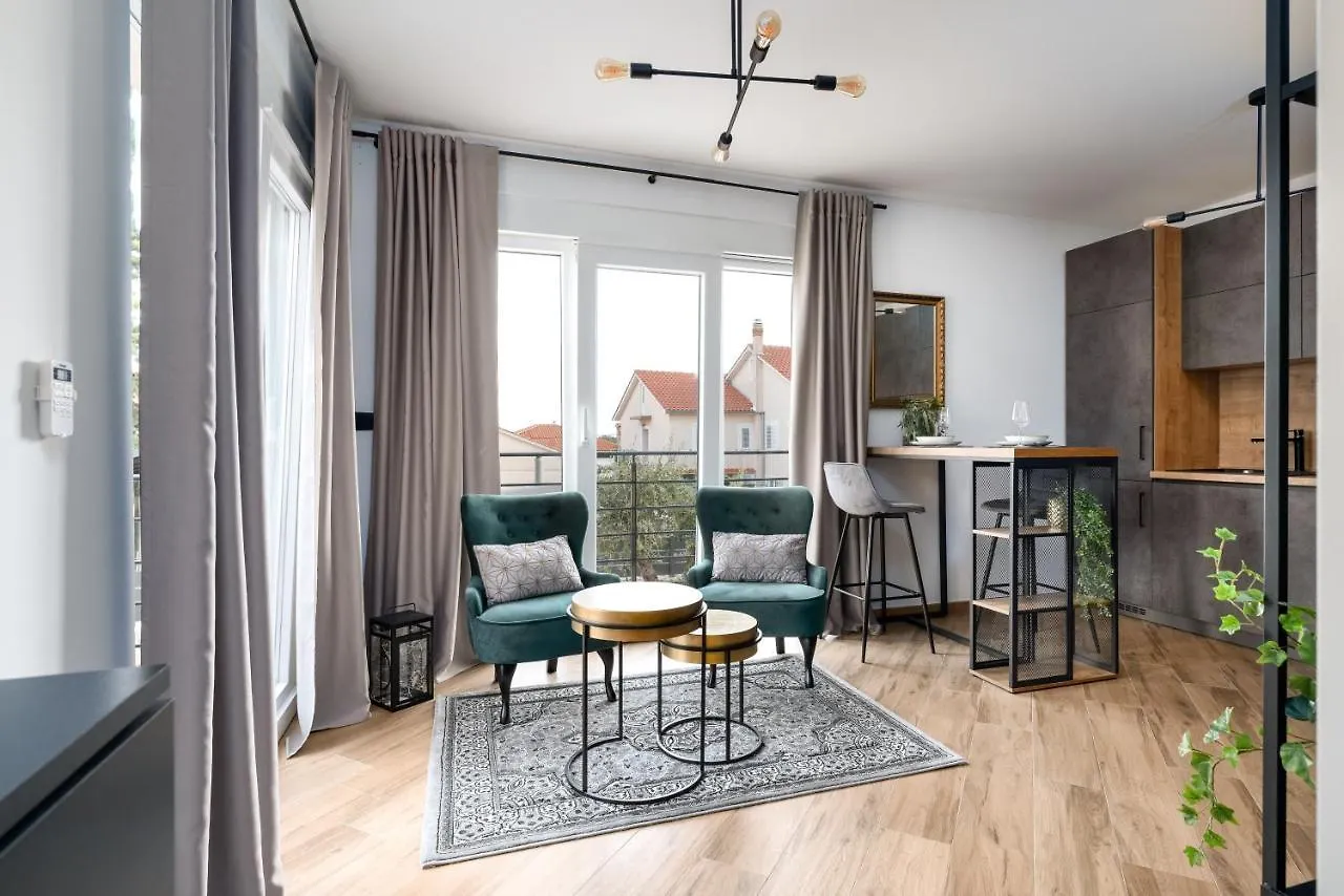 Luxury Apartment Love Nest - Near The Center And The Beach contacts